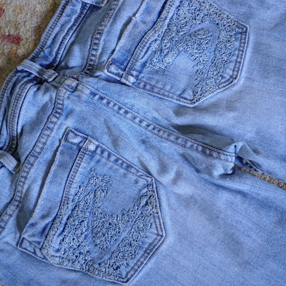 Silver Jeans - Picture 9 of 9